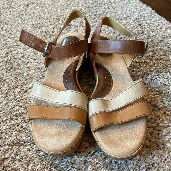 Womens BOC Leather Strappy Sandals size 9 Cork Heel - Picture 2 of 9